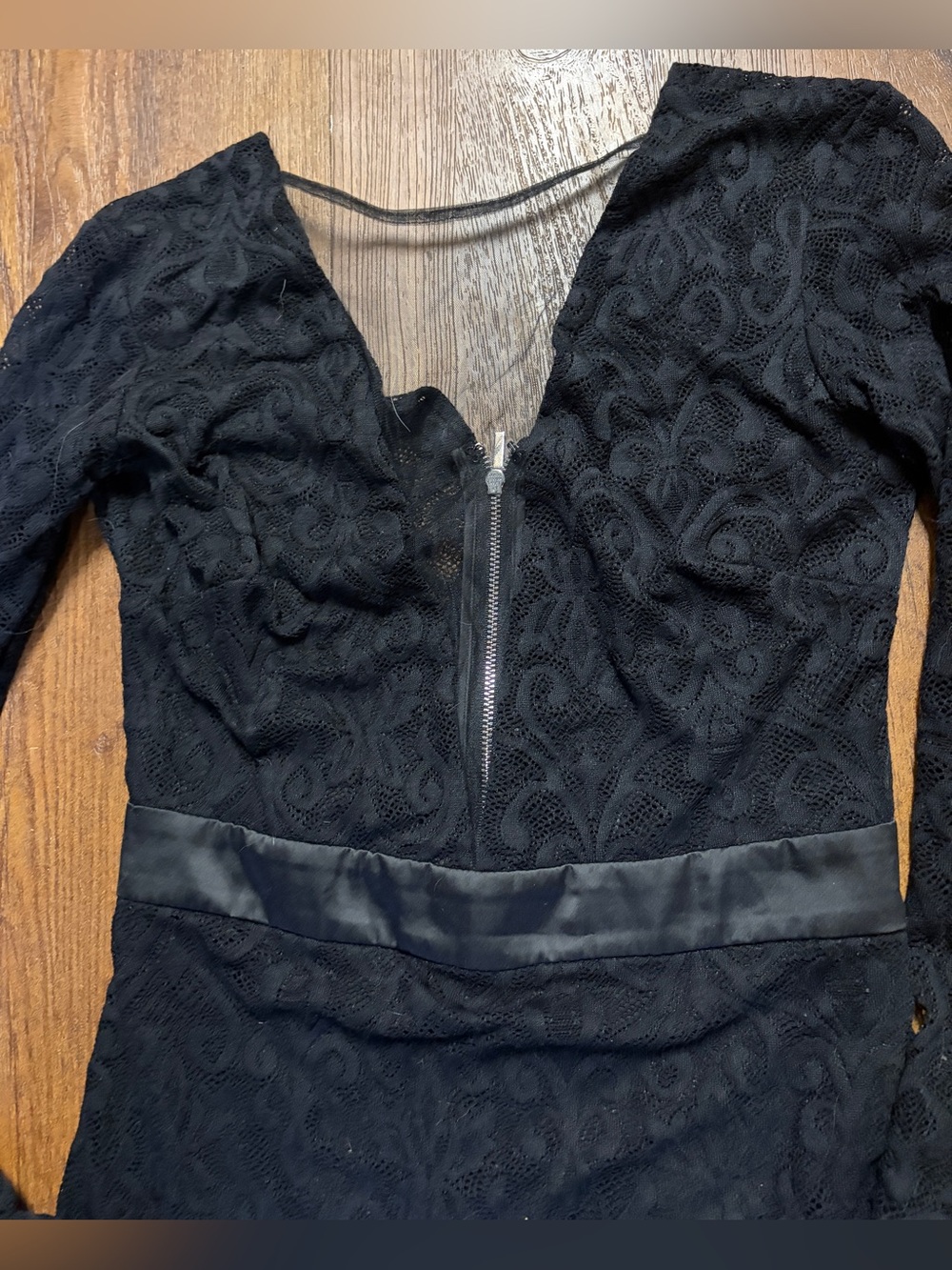 Bebe Dress - Picture 2 of 5